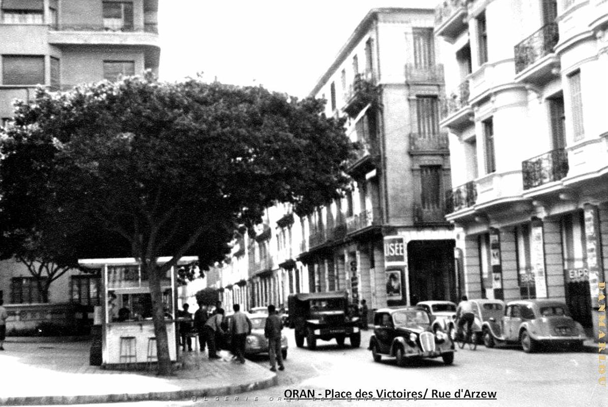 Oran - Place des Victoires - 08.jpg